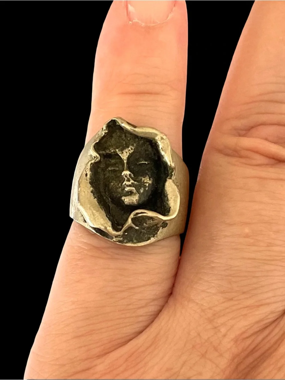 Vintage Brutalist Silver Tone Metal Face Ring Size 5